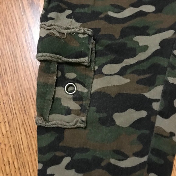 Boy's Camo 2 Pc Matching Set - Picture 4 of 8